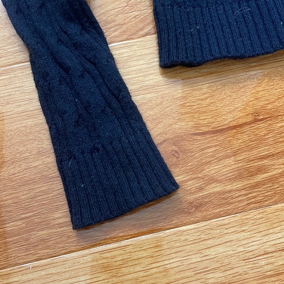 Women's Hollister HCO Navy Blue Ribbed Basic Crewneck Long Sleeve Sweater - Picture 5 of 8